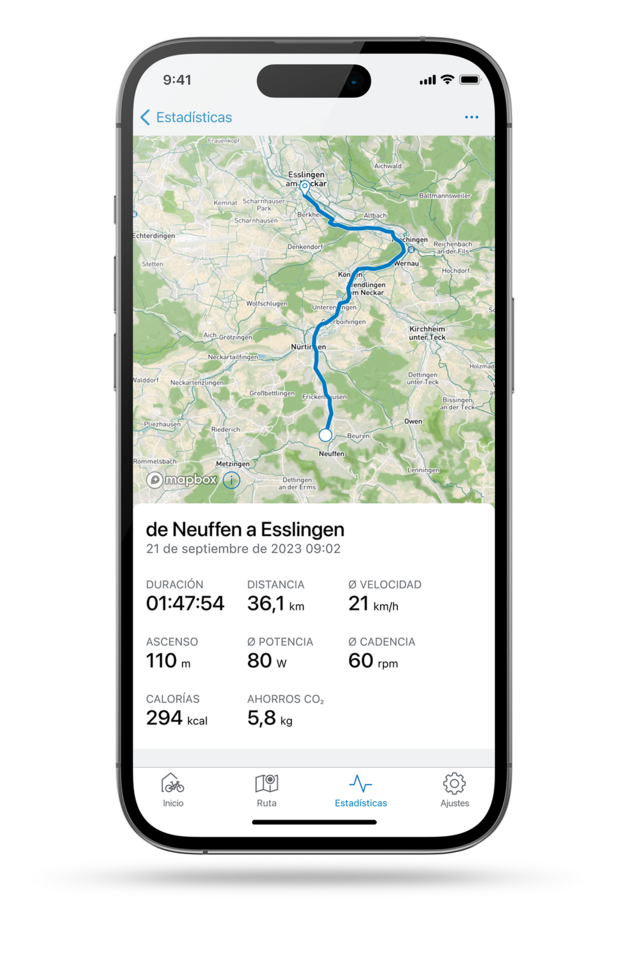 Teléfono móvil con ruta abierta y navegación en la aplicación eBike Flow.