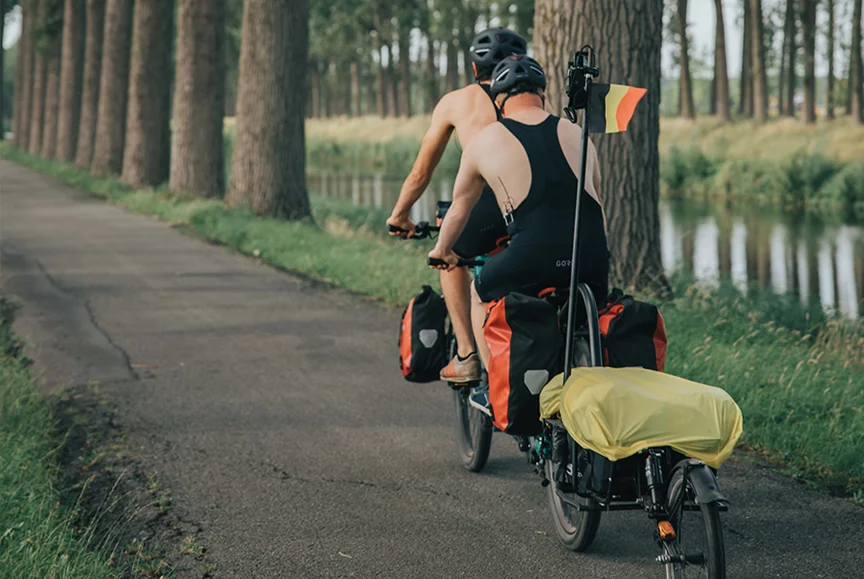 Dieter en Kevin op de tandem