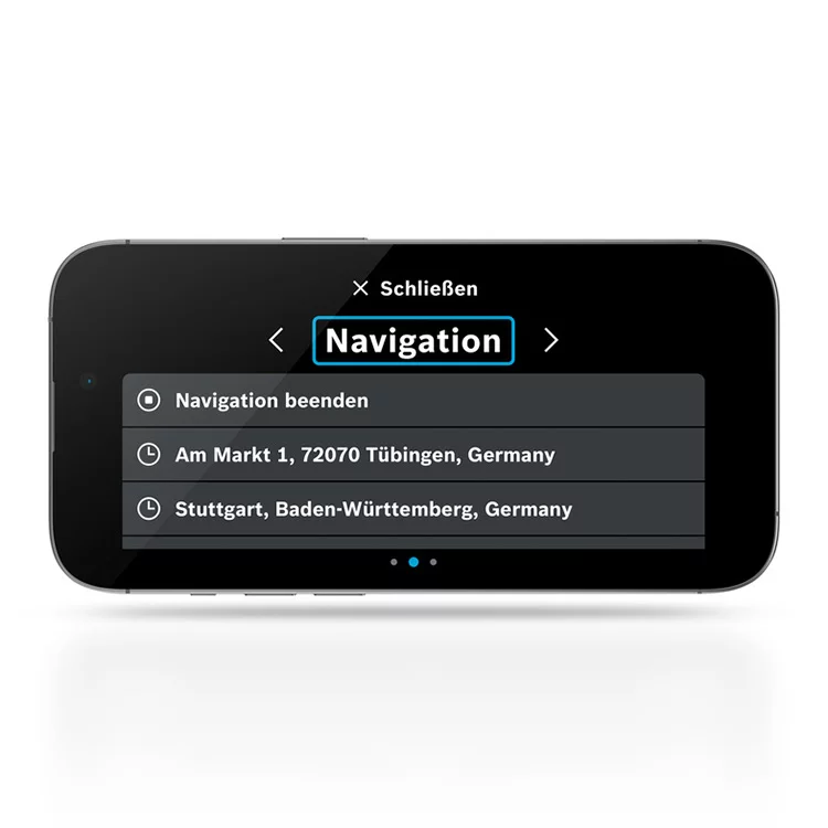 Auf einem liegenden, freigestellten Smartphone ist ein Bildschirm zu sehen, der das Feld „Navigation“ anzeigt. Außerdem sind die Option „Navigation beenden“ sowie die Zieladressen sichtbar.