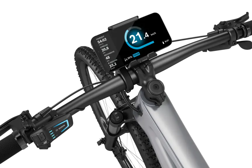 Zoom auf den Lenker eines freigeschnittenenes eBikes, an dem ein SmartphoneGrip mit eingesetztem Smartphone zu erkennen ist. 