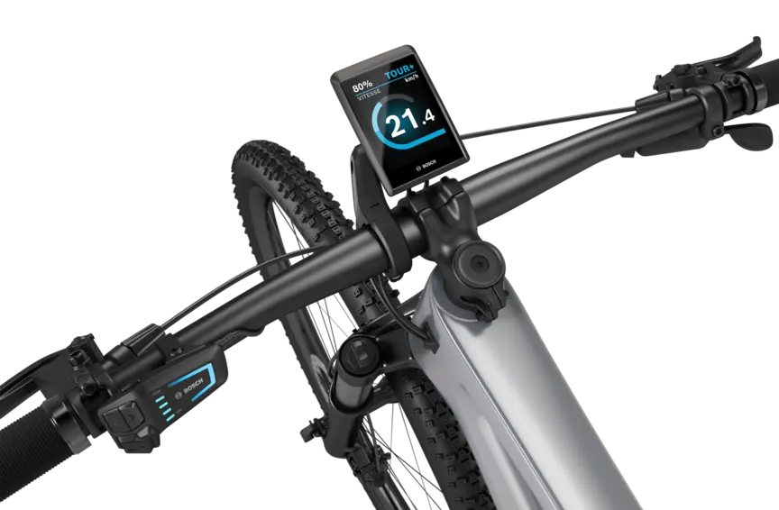 Un eBike noir détaché sur un fond blanc, avec un SmartphoneGrip monté sur le guidon.