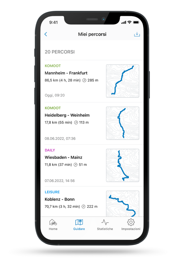Scatto di uno schermo di un telefono mostra i percorsi percorsi, registrati nella app eBike Flow, con dettagli su distanza, ora e modalità (profilo del percorso).