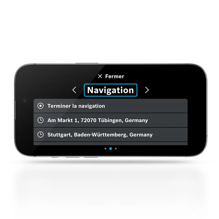 Une page de l'écran peut être vue sur un smartphone couché et recadré, indiquant le champ « navigation ». De plus, l’option « Quitter navigation » et les adresses de destination sont visibles.