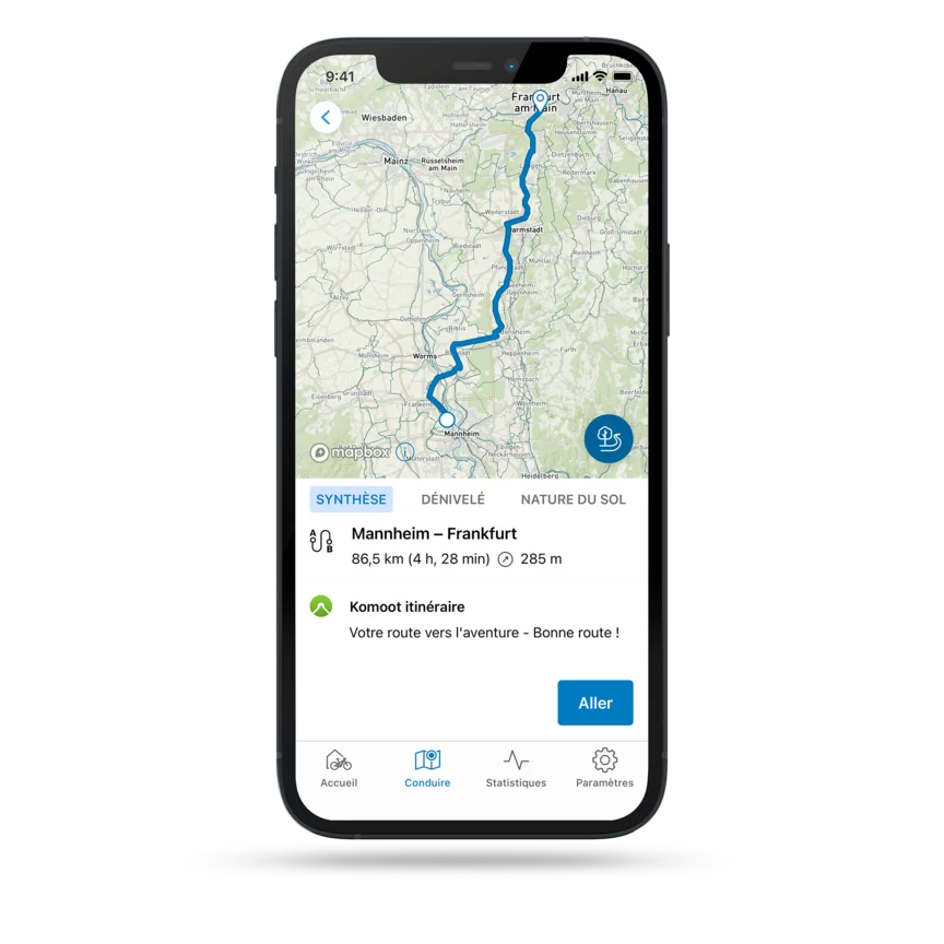 Sur un smartphone recadré, vous pouvez voir une carte montrant un itinéraire.