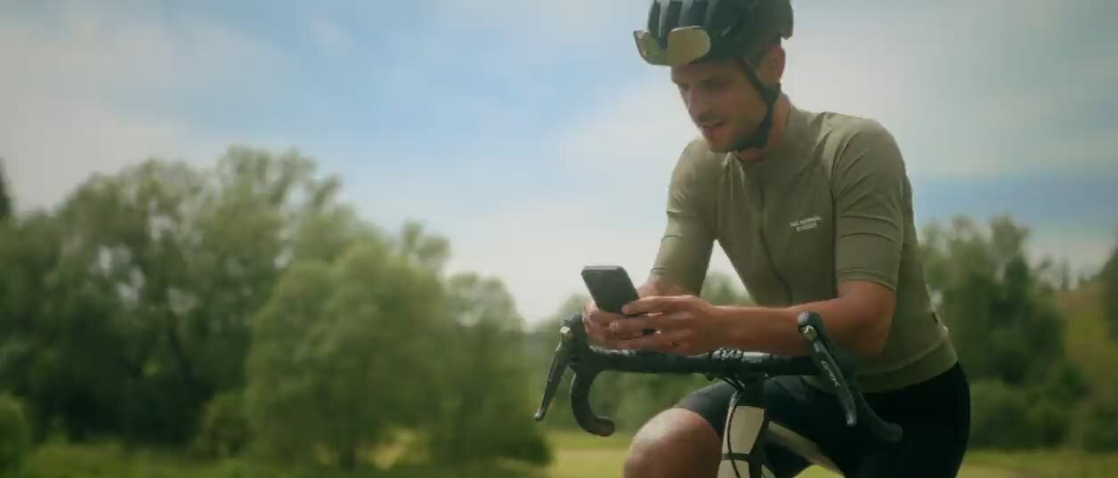 eBiker personalizes their Kiox 300 screens in the eBike Flow app.