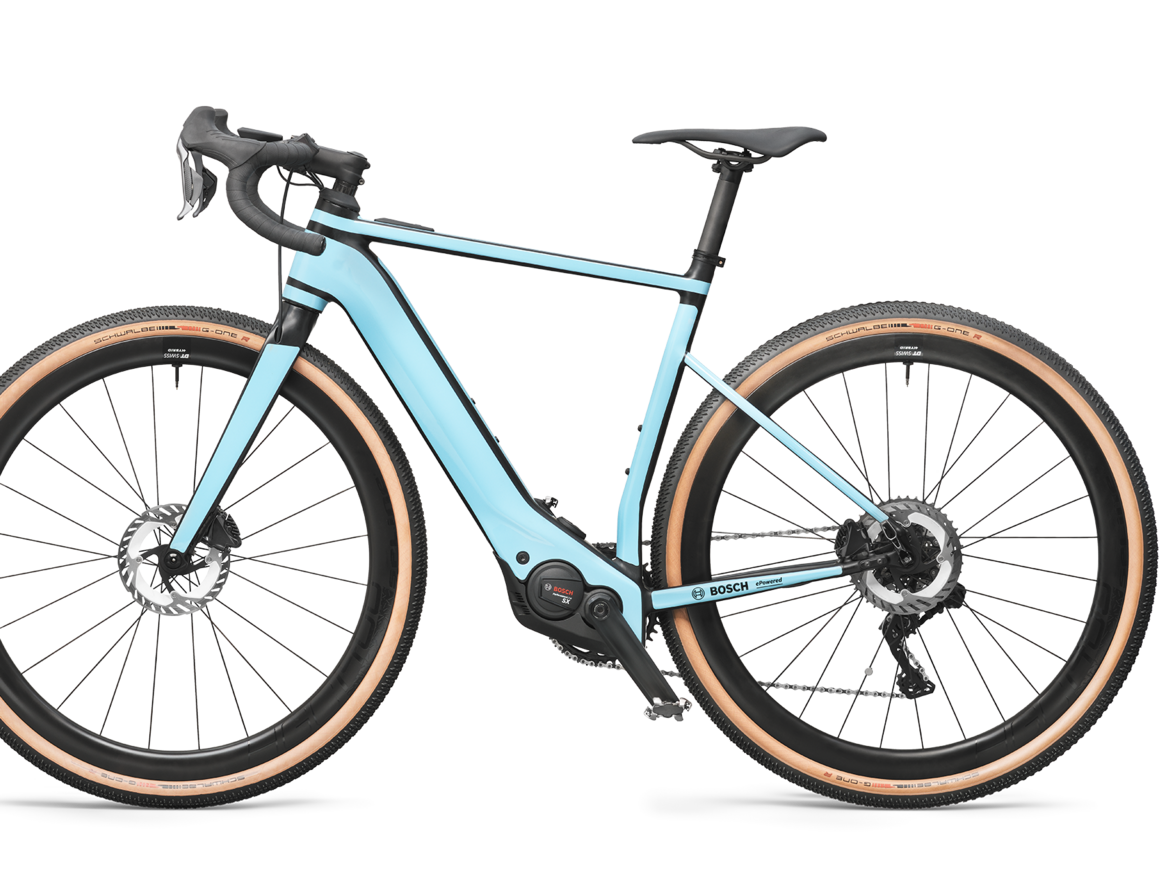 Freigestelltes hellblaues eGravel Bike.