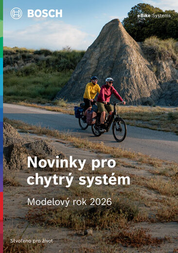 Obálka produktové brožury s textem "Novinka pro chytrý systém", včetně "modelový rok 2025". Na pozadí jsou dva eBiker/jezdec na elektrokole. Vpravo nahoře je "eBike / elektrokolo Systems".