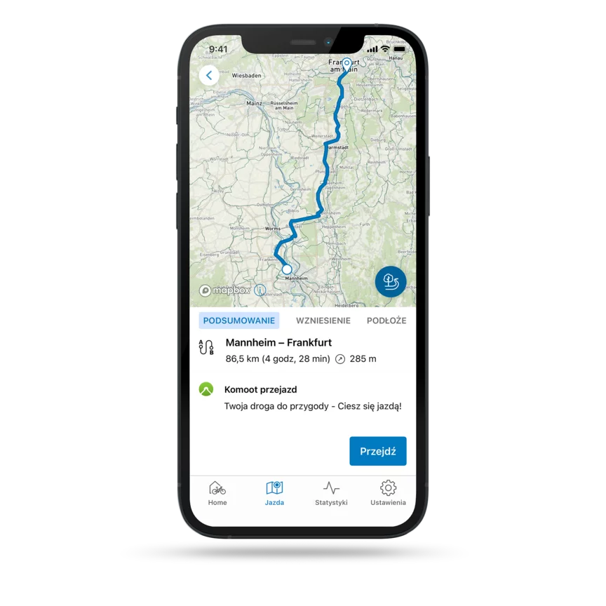 Na wyświetlonym smartfonie widoczna jest mapa z zaznaczoną trasą.