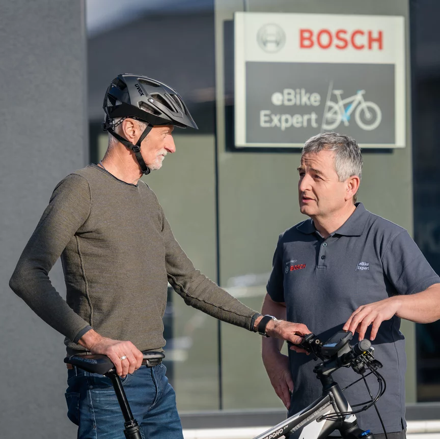 eBike riders and eBike experts discuss brake testing before the start of the season.