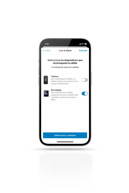 En un smartphone se puede ver un panel de control con las funciones "Lock & Alarm" de Bosch eBike. Existe la opción de seleccionar el smartphone y/o el Kiox display para desbloquear la eBike.