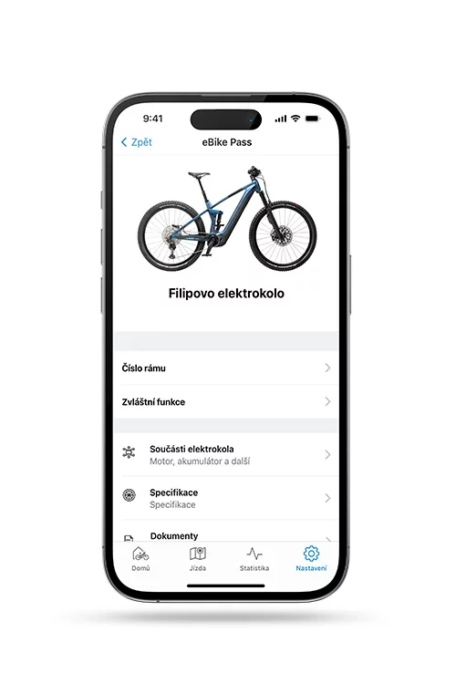 eBike Pass na volně položeném chytrém telefonu, zobrazen vedle eBiku a relevantních informací.