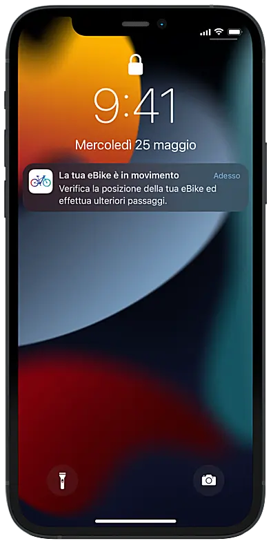 screenshot di uno smartphone mostra la schermata di blocco con un avviso app eBike Flow che informa che il eBike è stato spostato.