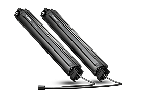Freigestellter Freigestellte Dual Batterien auf hellgrauem Hintergrund.