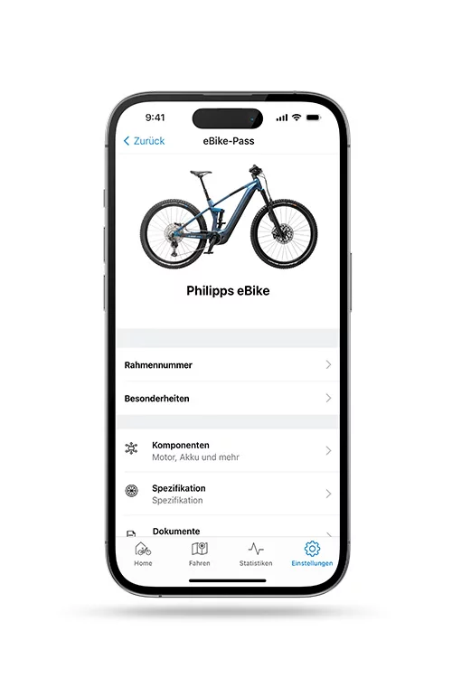 eBike-Pass auf freigestelltem Smartphone, angezeigt neben einem eBike und relevanten Informationen.