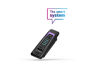 Freigestellter System Controller auf hellgrauem Hintergrund mit Sprechblase 'Das smarte System'.
