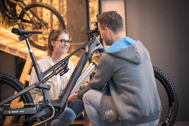 Bosch eBike Flow-app höjdpunkter med integrerade smarta system uppkoppling och mobila gränssnitt.