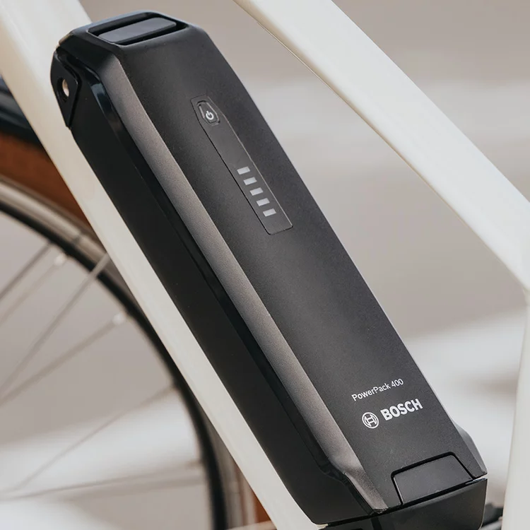 Nahaufnahme des PowerPacks 400, montiert an einem eBike-Rahmen.