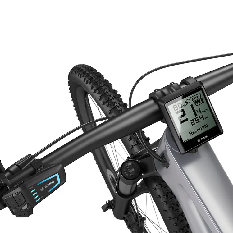 Diferentes formas de fijar un Intuvia 100 al manillar de una bicicleta, recortado y sobre un fondo blanco.