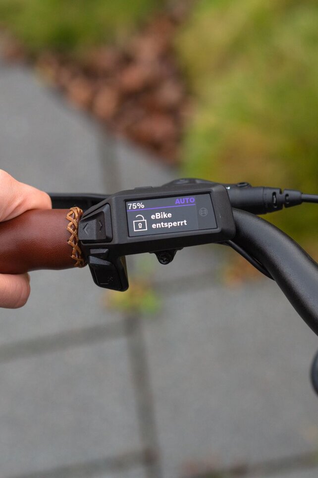 Close-up of a Purion 200 on the handlebars, indicating that the eBike has been unlocked.
