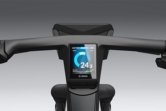 Blick auf den Carbon-Lenker des Bosch Concept Bikes mit integriertem eBike Bordcomputer Nyon