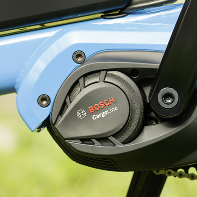 Nahaufnahme der Cargo Line an einem blauen eBike.