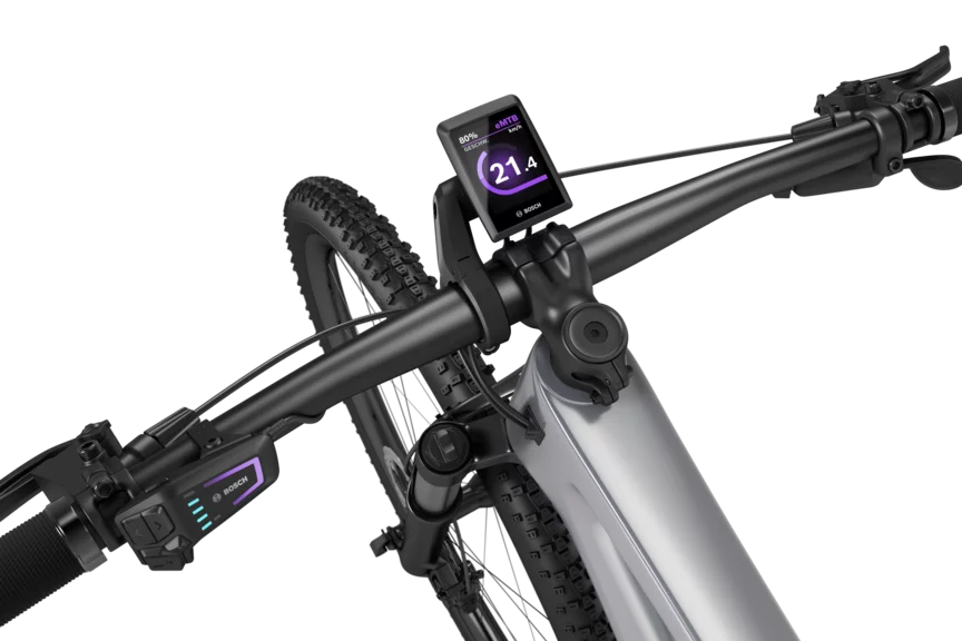 Zoom auf den Lenker eines freigeschnittenenes eBikes, an dem ein Kiox 300 zu erkennen ist.