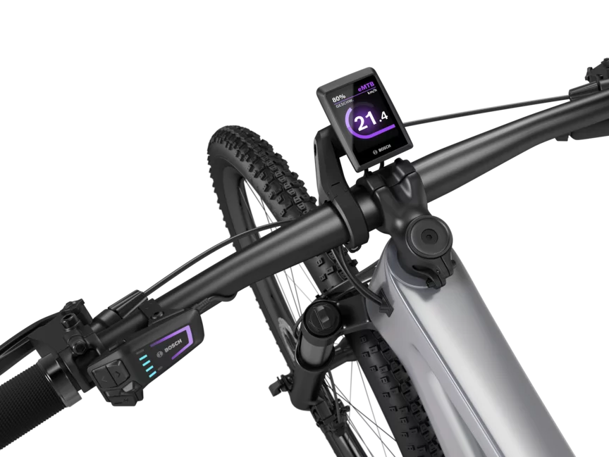 Zoomez sur le guidon d’un eBike à coupe libre, où l’on distingue un Kiox 300.